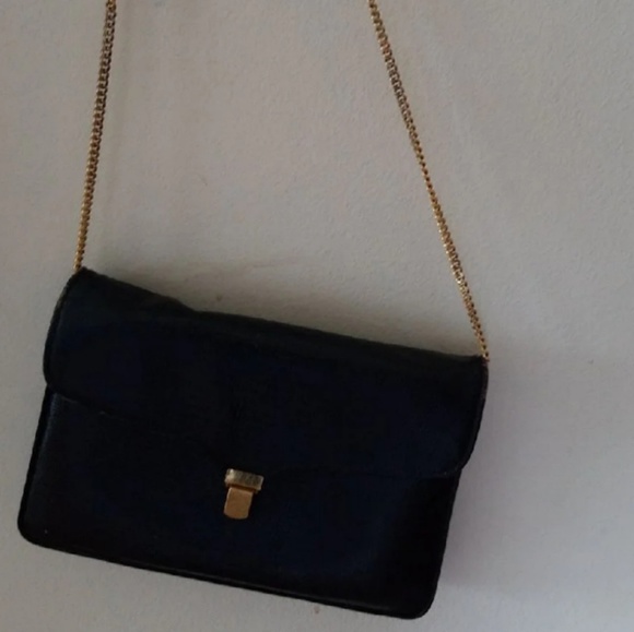 Vintage Black Embossed Leather shoulder bag - Picture 2 of 4